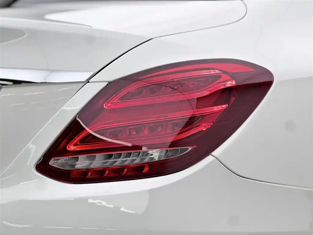 Mercedes-Benz C-Class 2017 — фото 16