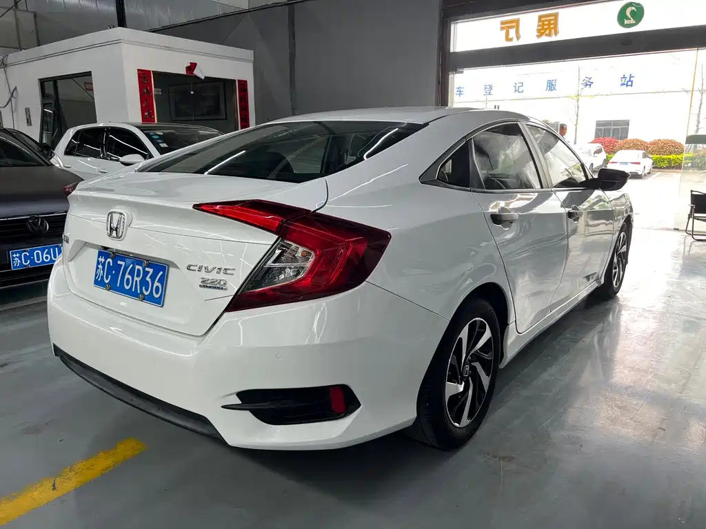 Honda Civic 2018 — фото 3