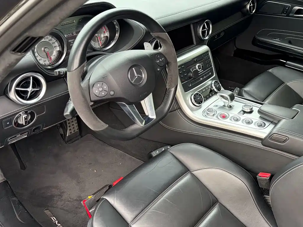 Mercedes-Benz SLS AMG 2015 — фото 7