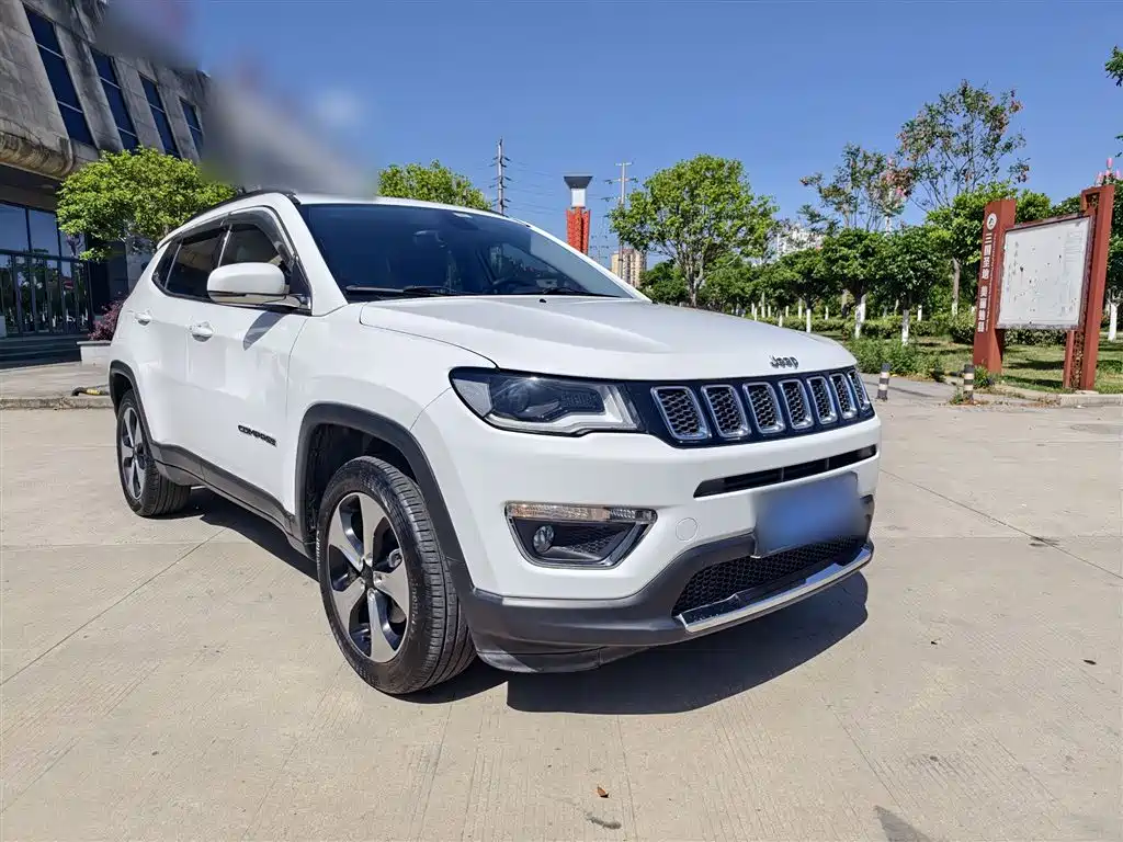 Jeep Compass 2017 — фото 6