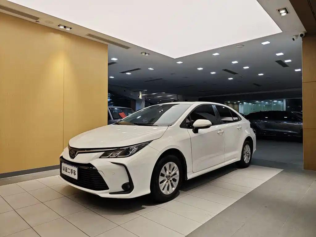 Toyota Corolla 2020 — фото 1