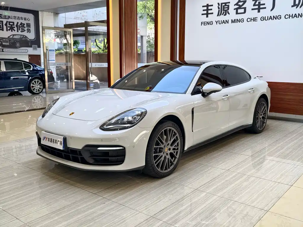 Porsche Panamera 2023 — фото 1