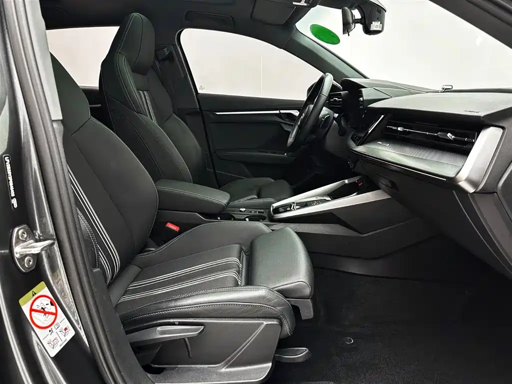 Audi A3 2023 — фото 15