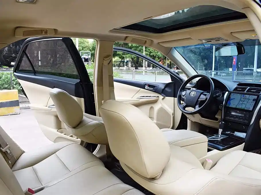 Toyota Camry 2015 — фото 11