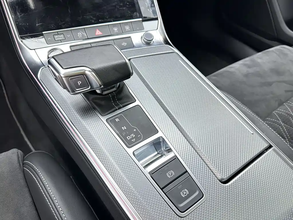 Audi A7L 2022 — фото 16