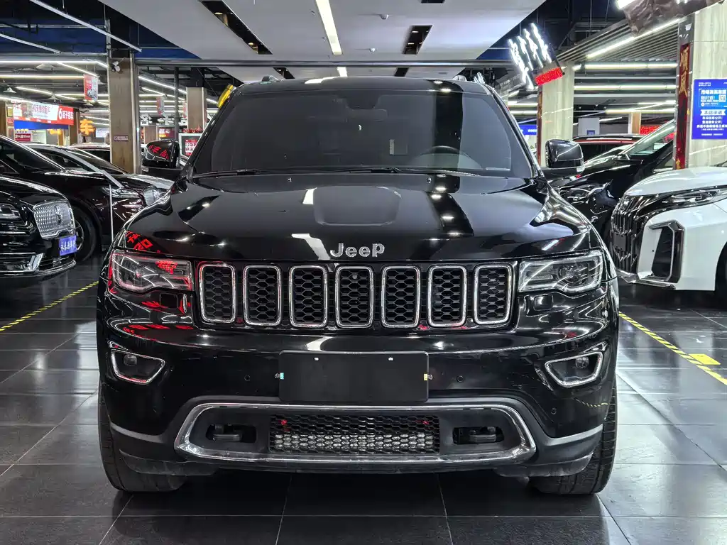 Jeep Grand Cherokee 2021 — фото 2