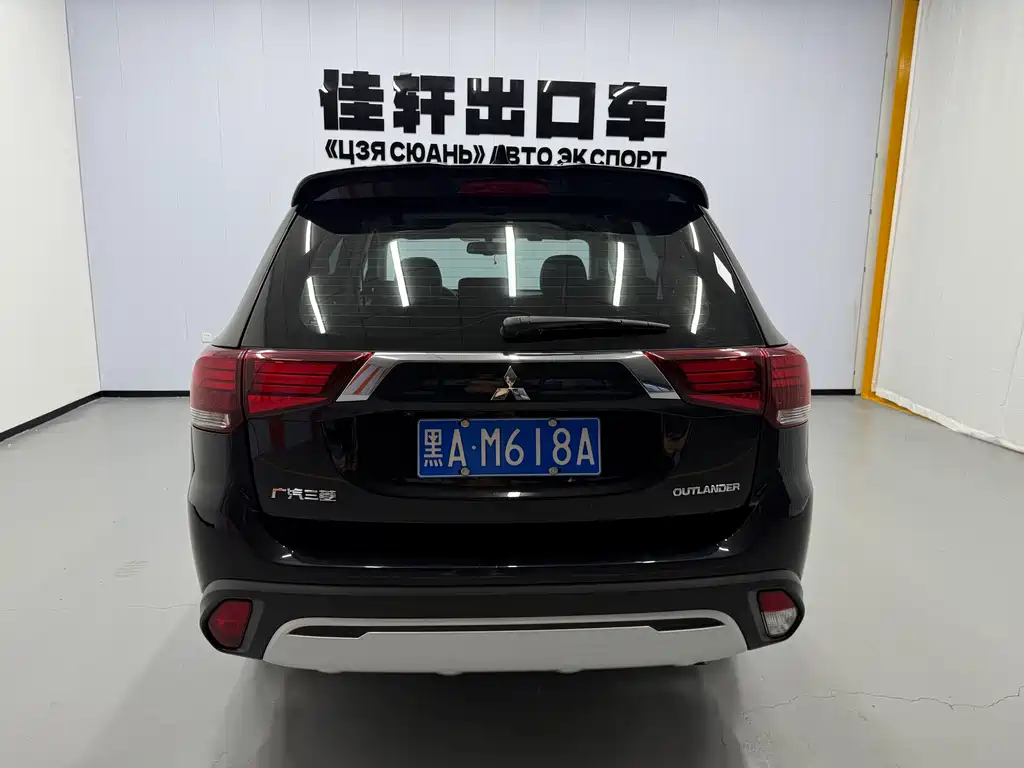 Mitsubishi Outlander 2021 — фото 6