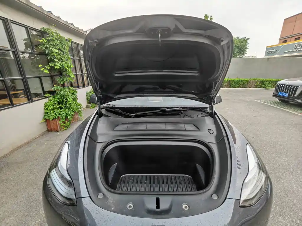 Tesla Model Y 2022 — фото 15