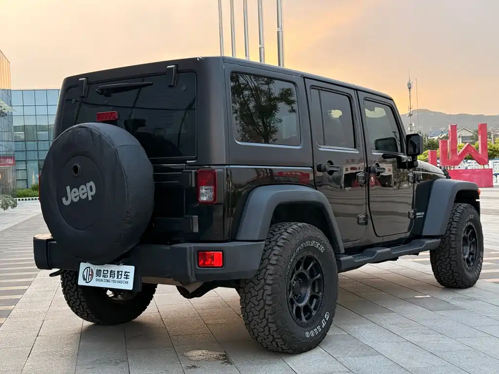 Jeep Wrangler 2012 — фото 6