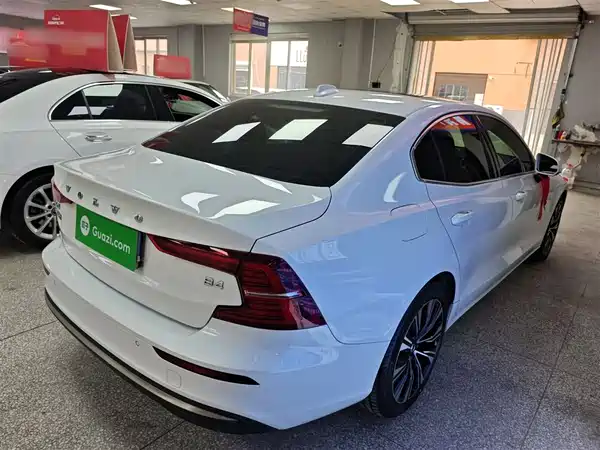 Volvo S60 2023