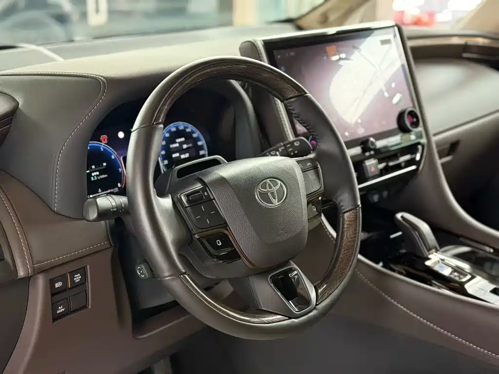 Toyota Alphard 2025 — фото 7