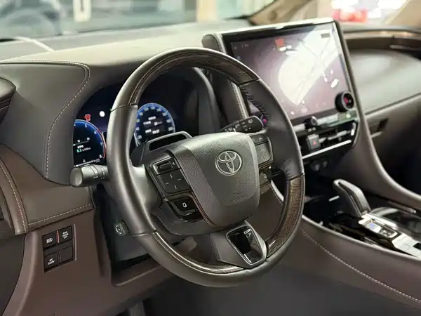 Toyota Alphard 2025