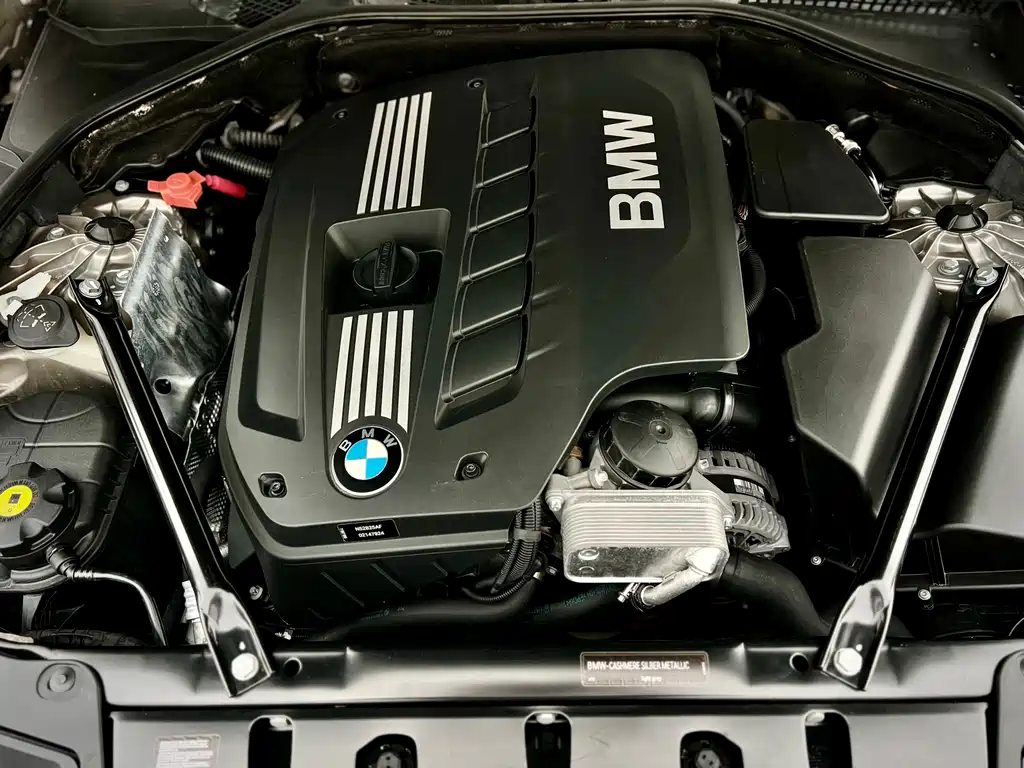 BMW 5 Series 2012 — фото 43