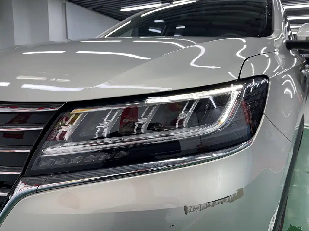 Roewe RX5 New Energy 2018 — фото 28