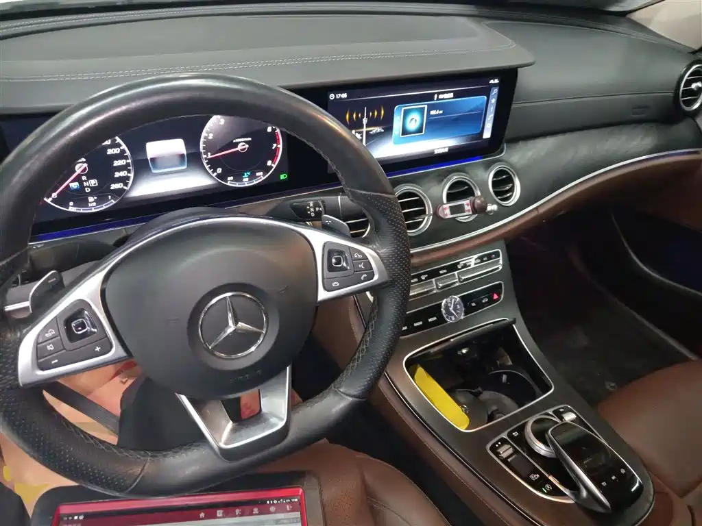 Mercedes-Benz E-Class 2018 — фото 10