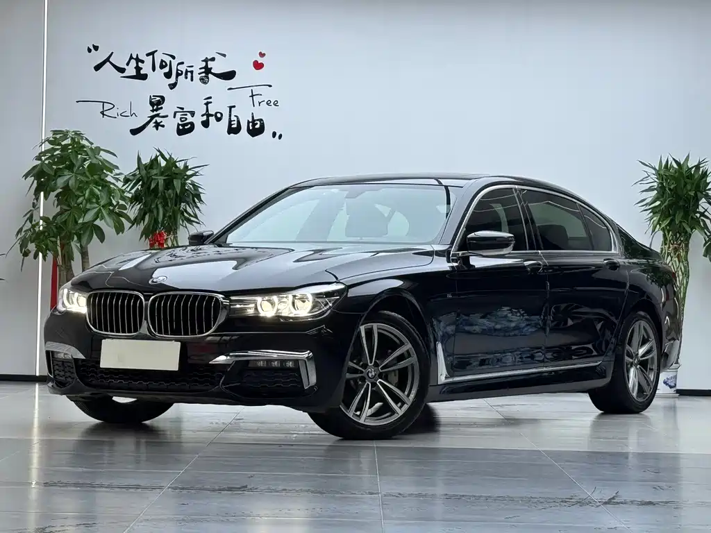 BMW 7 Series 2018 — фото 1
