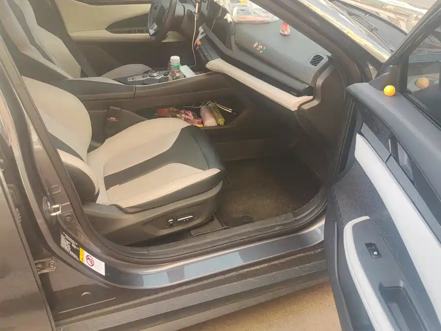 Changan UNI-V Smart Electric Idd 2024 — фото 8