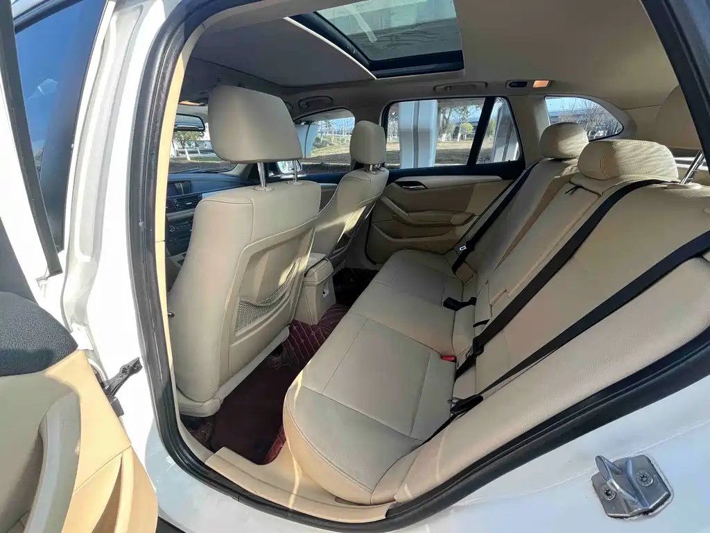 BMW X1 2013 — фото 14
