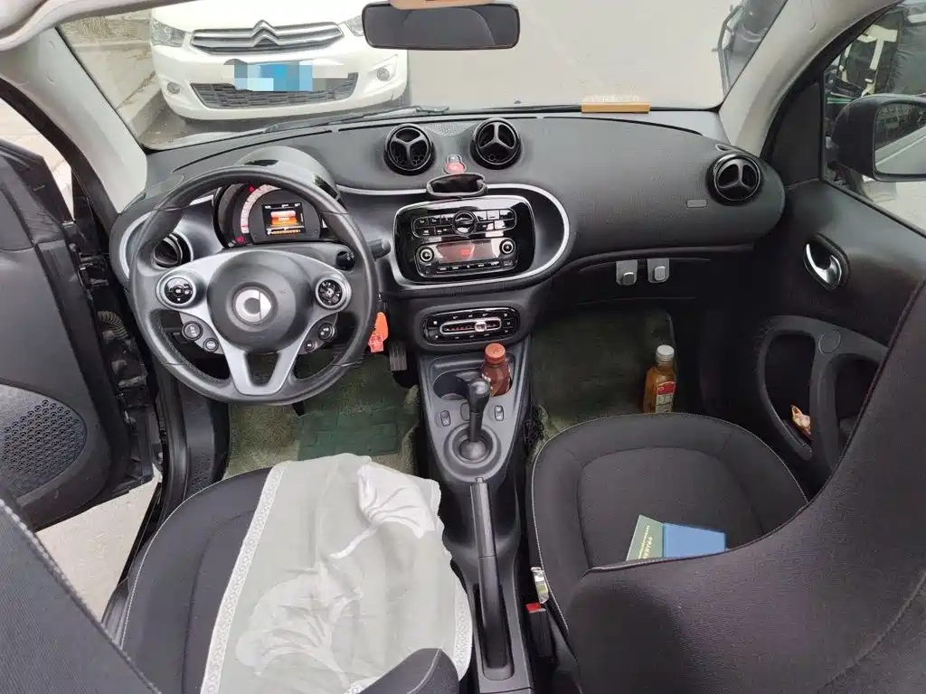 smart fortwo 2018 — фото 13
