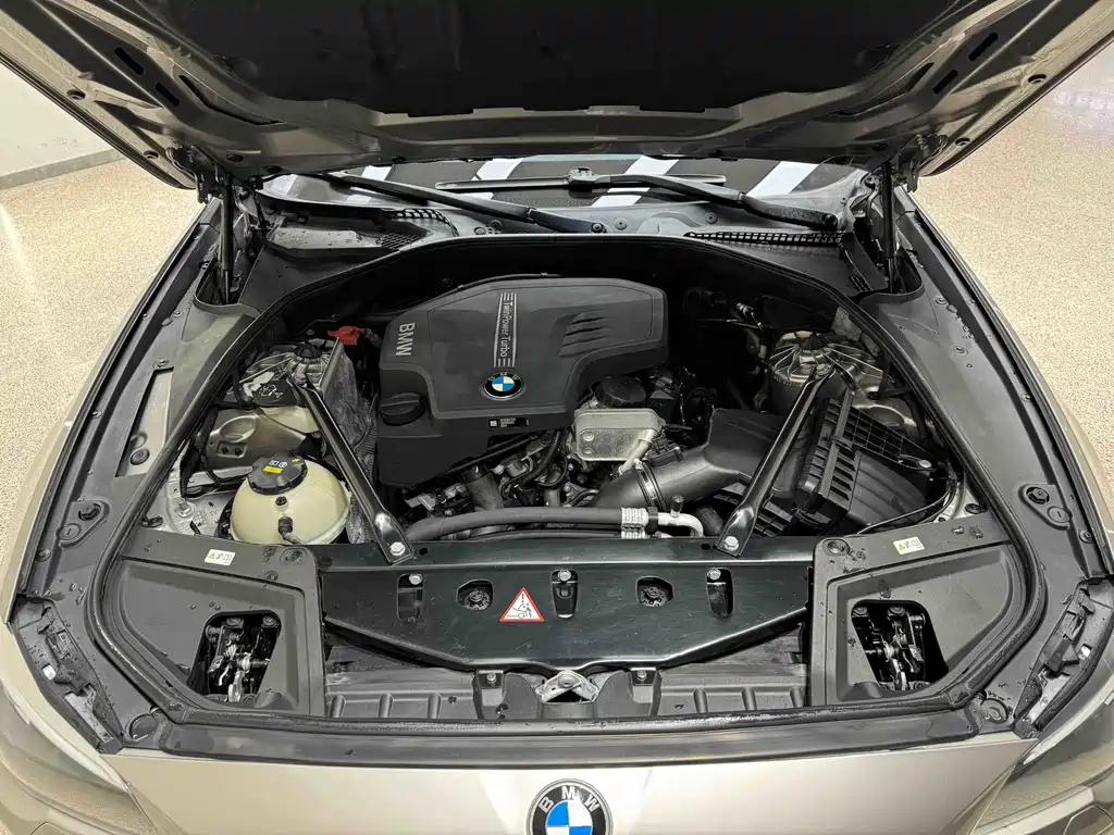 BMW 5 Series 2016 — фото 39