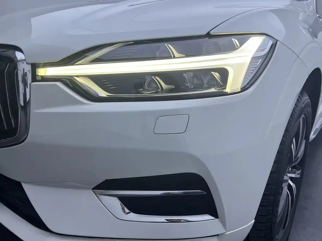 Volvo XC60 2018 — фото 6