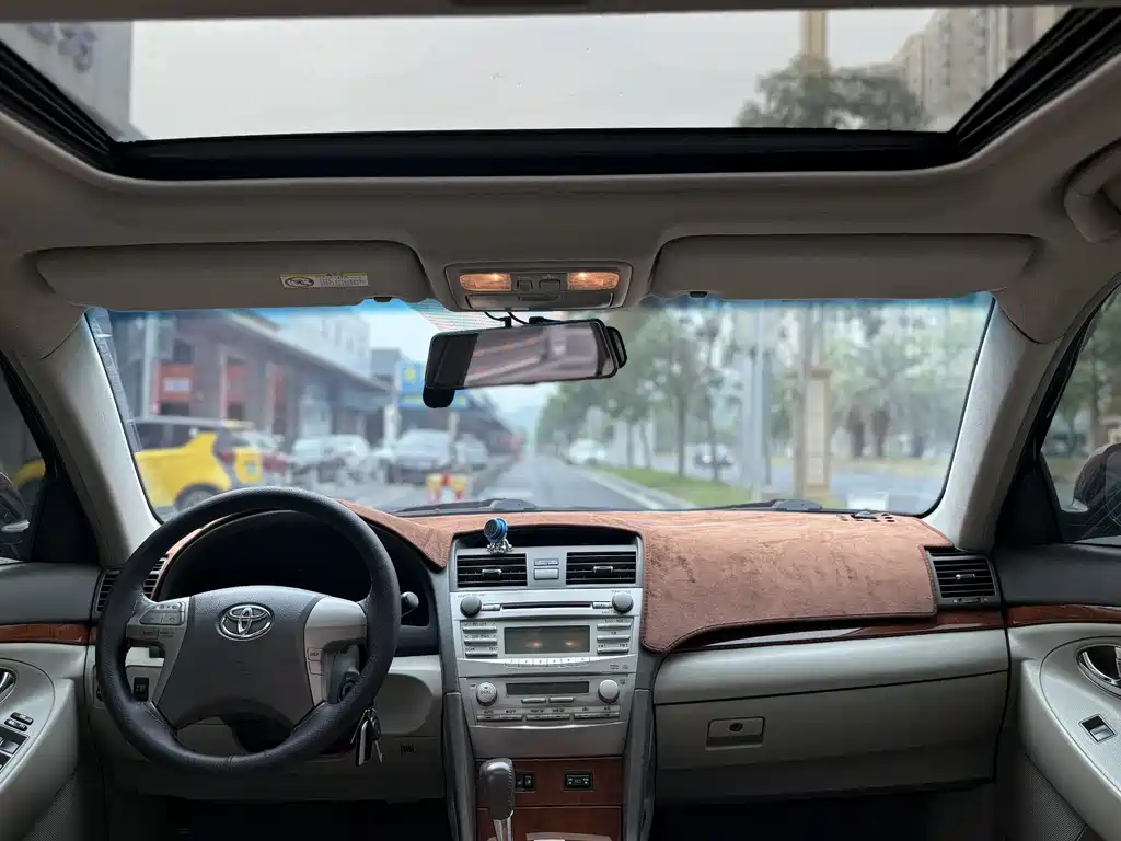 Toyota Camry 2014 — фото 17