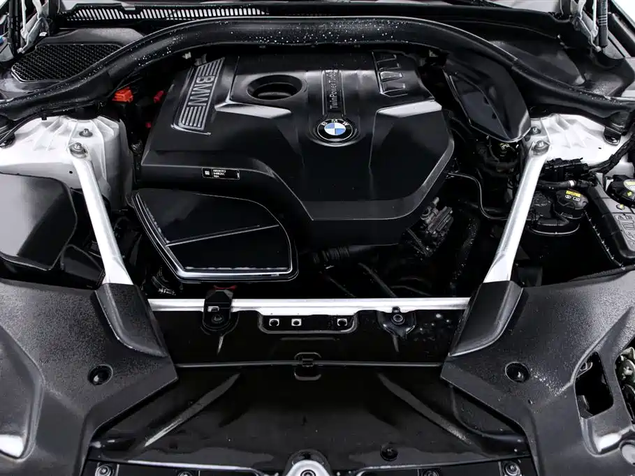 BMW 5 Series 2020 — фото 17