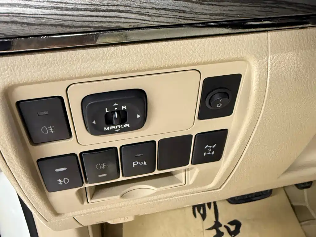 Toyota Land Cruiser 2016 — фото 18