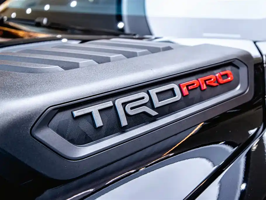 Toyota Sequoia 2023 — фото 10