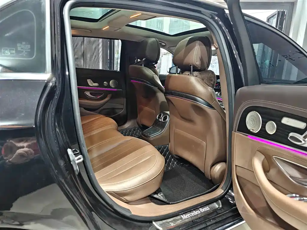 Mercedes-Benz E-Class 2023 — фото 14