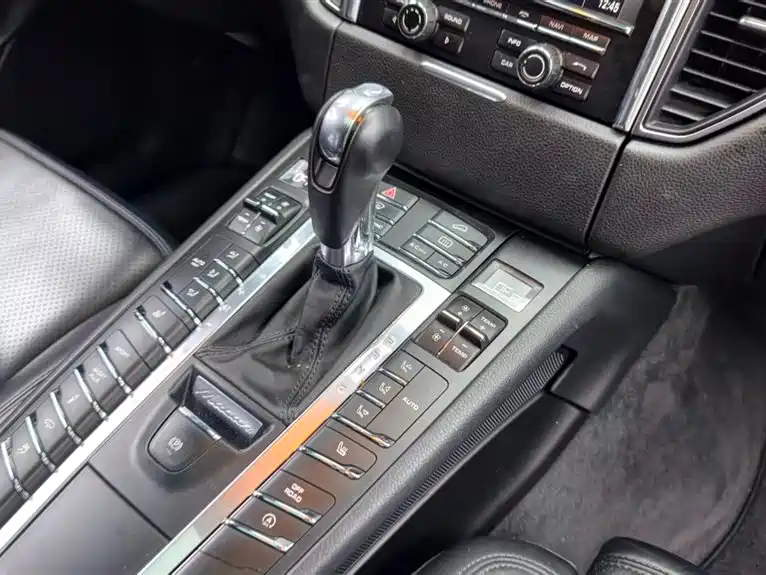 Porsche Macan 2015 — фото 14