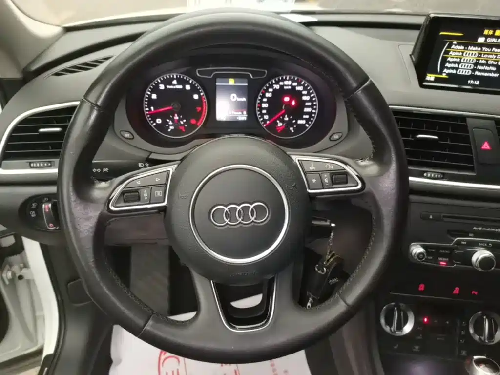 Audi Q3 2016 — фото 11