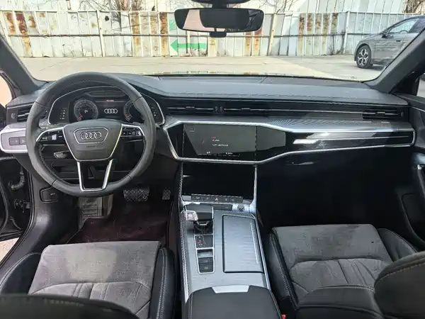 Audi A6L 2021