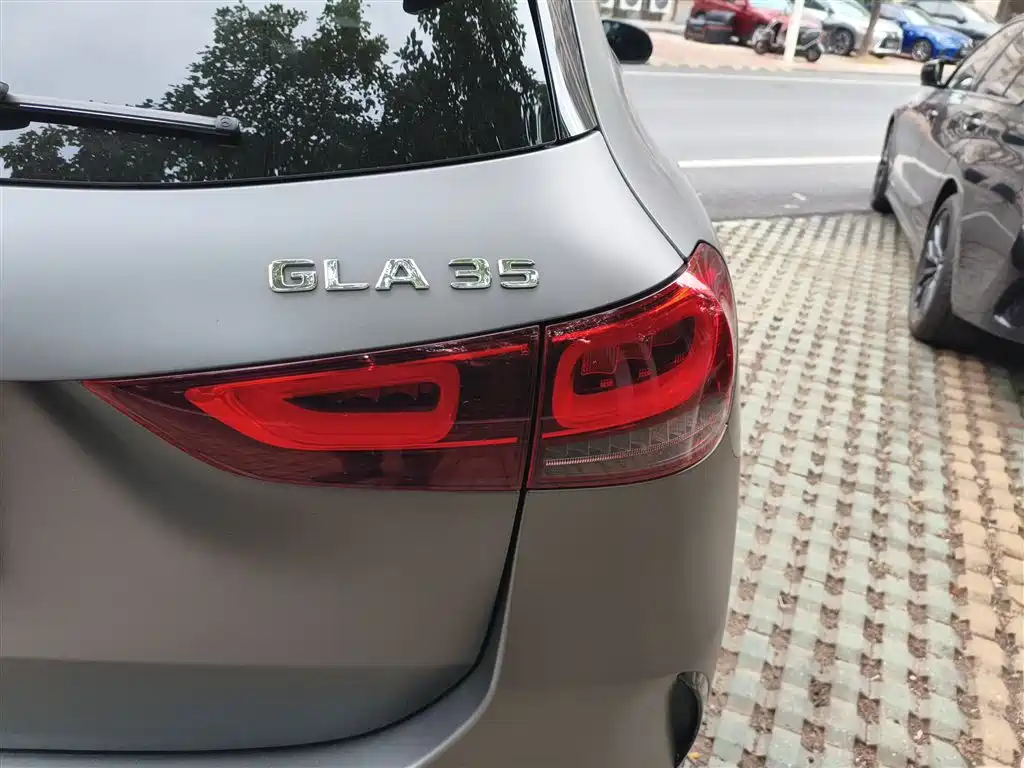 Mercedes-Benz GLA AMG 2023 — фото 19
