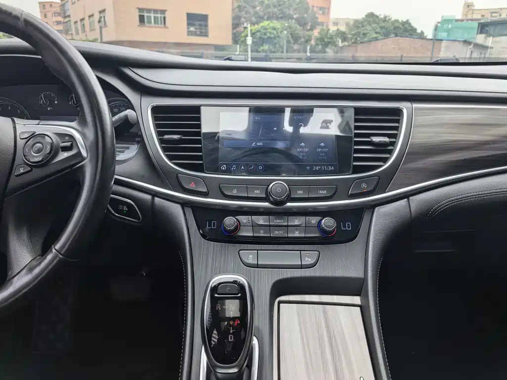 Buick LaCrosse 2020 — фото 11