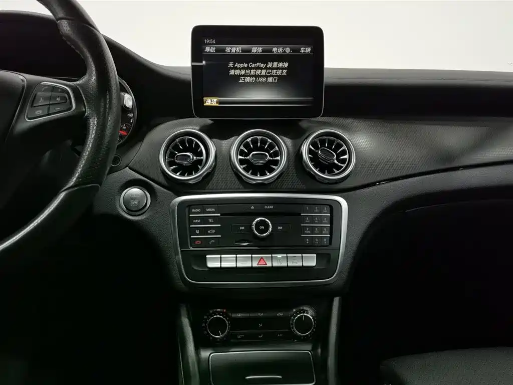 Mercedes-Benz GLA 2017 — фото 12