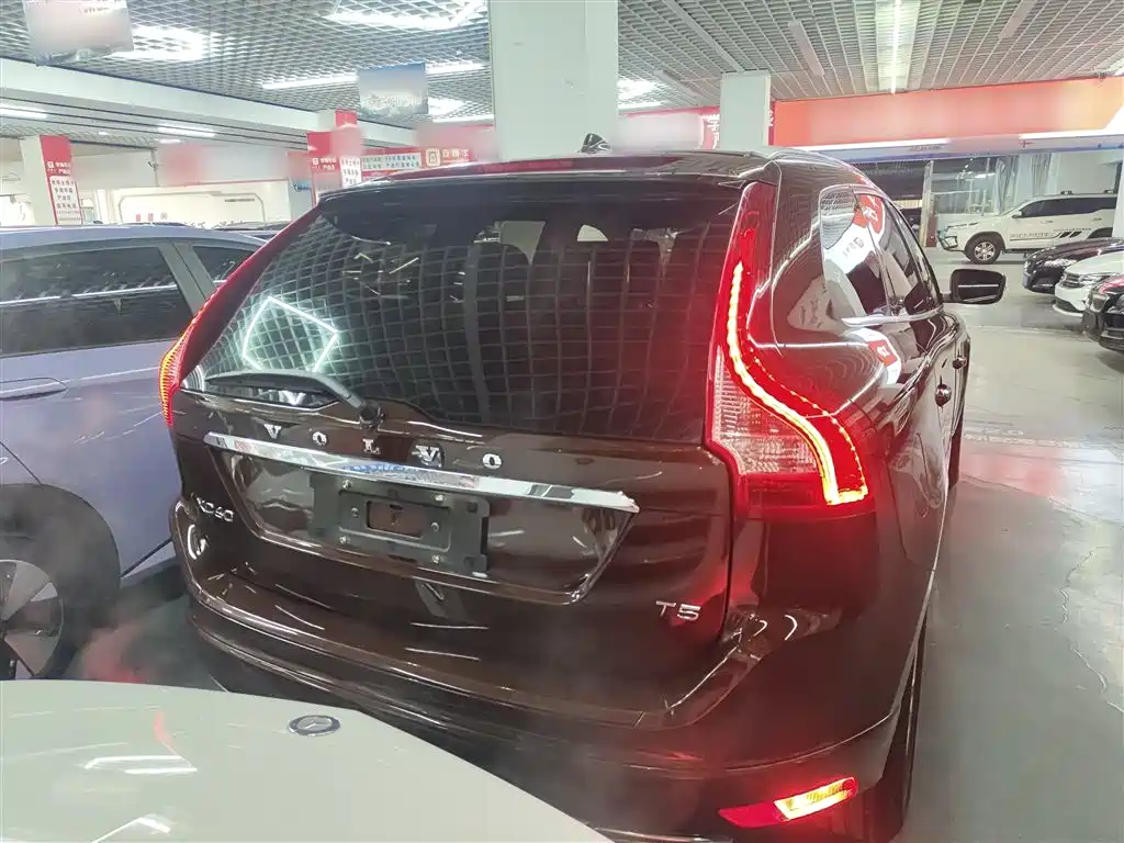 Volvo XC60 2016 — фото 22