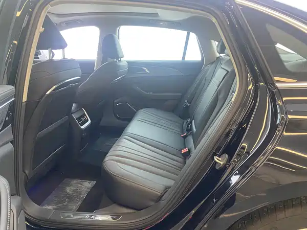 Hongqi H5 2026