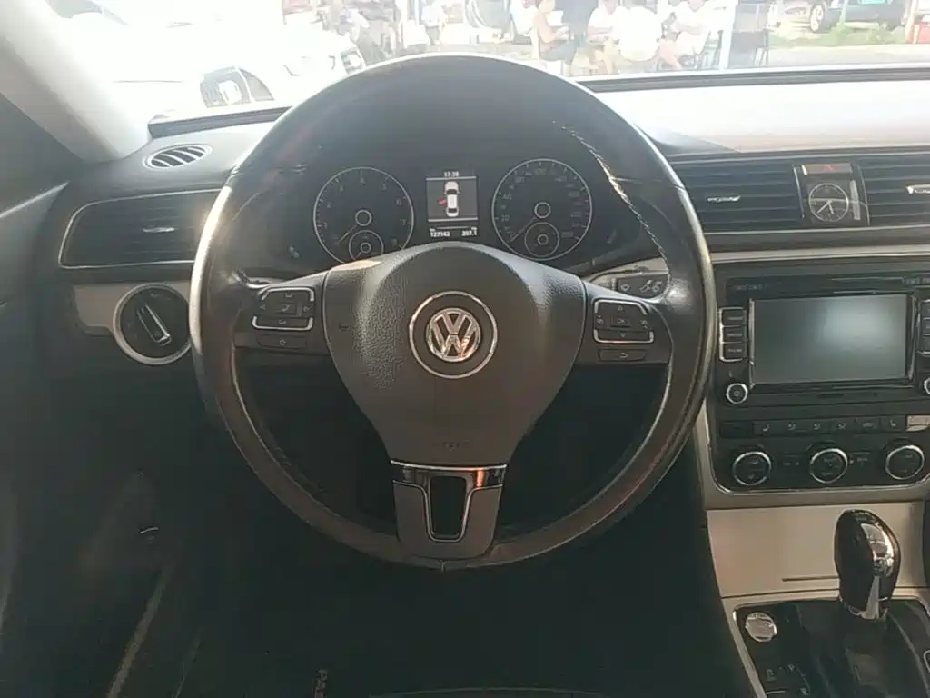 Volkswagen Passat 2016 — фото 11