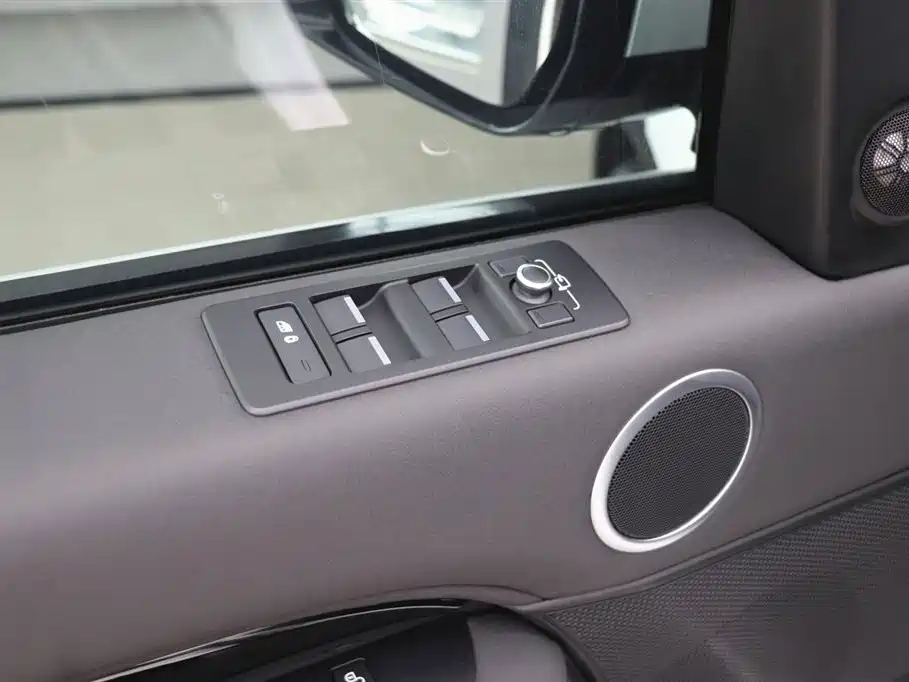Land Rover Discovery 2020 — фото 11