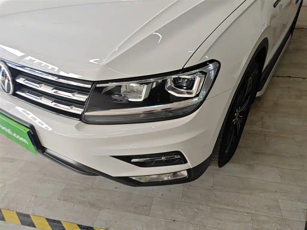 Volkswagen Tiguan L 2021 — фото 24