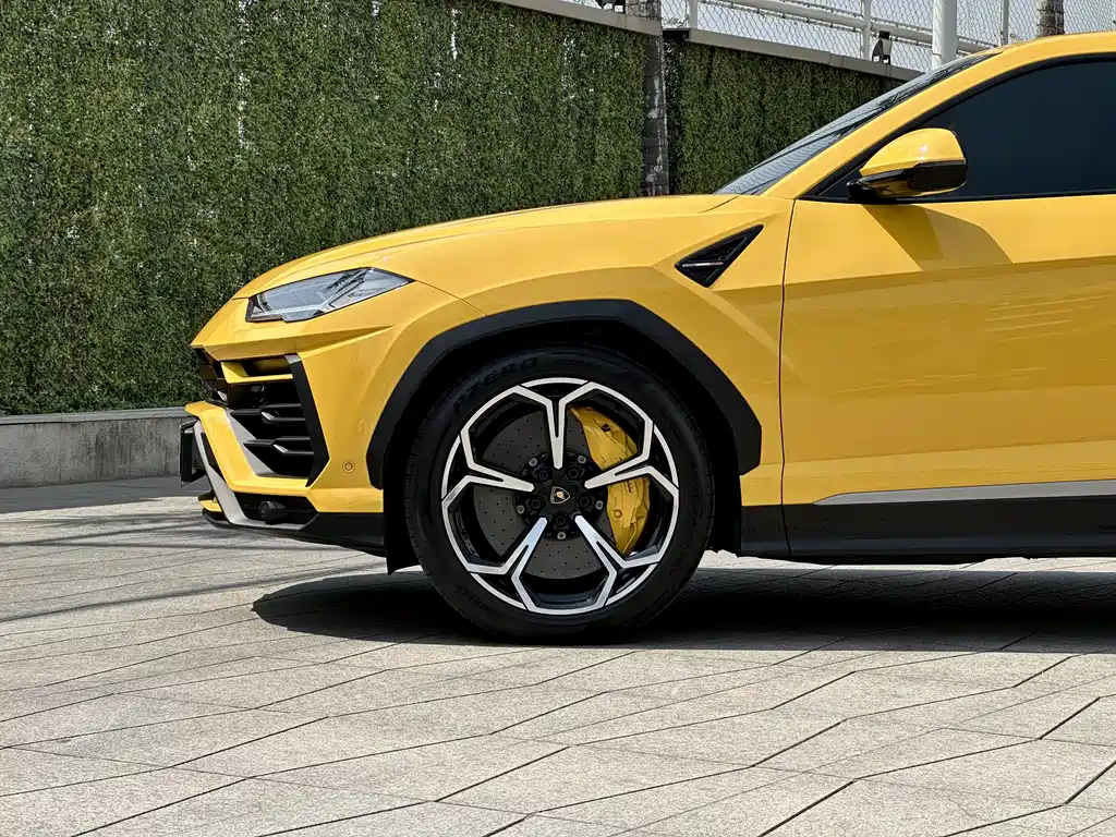 Lamborghini Urus 2022 — фото 8