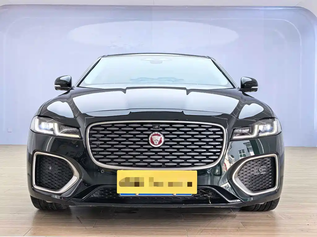 Jaguar XFL 2025 — фото 19