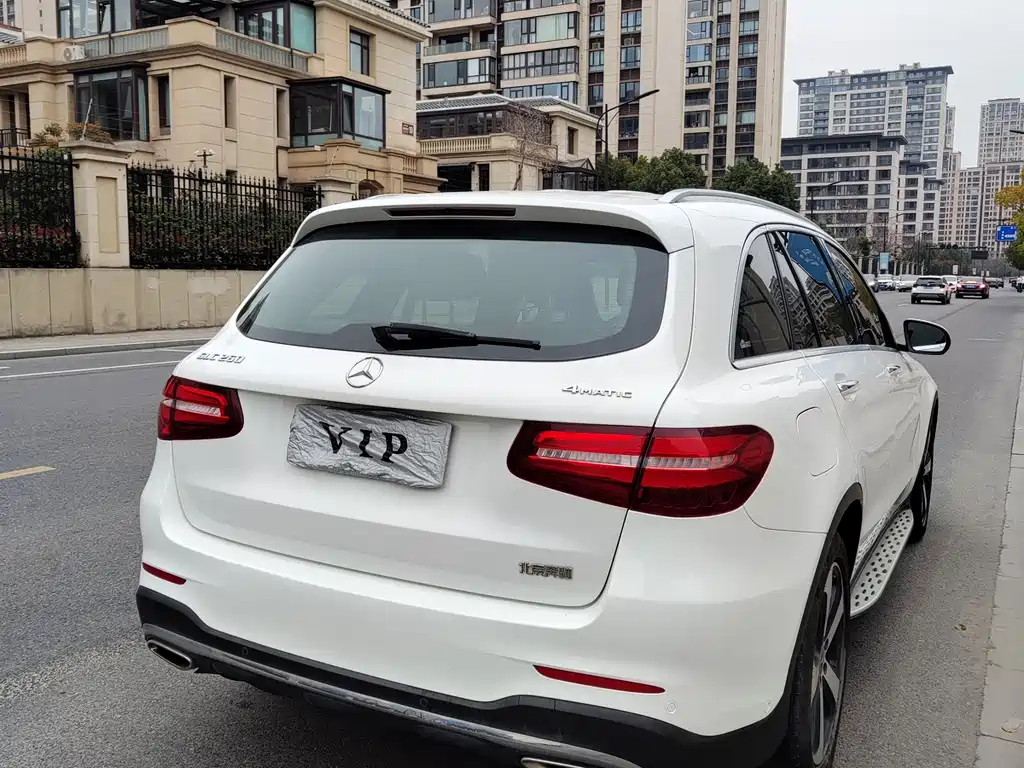 Mercedes-Benz GLC 2018 — фото 11
