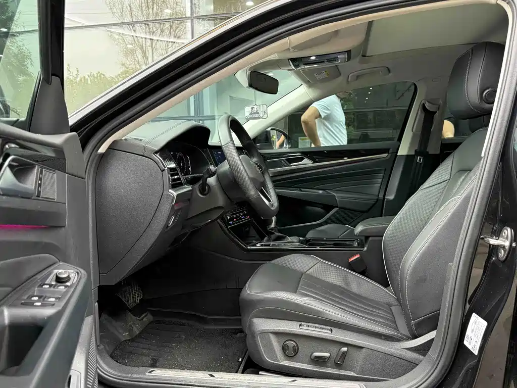 Volkswagen Passat 2024