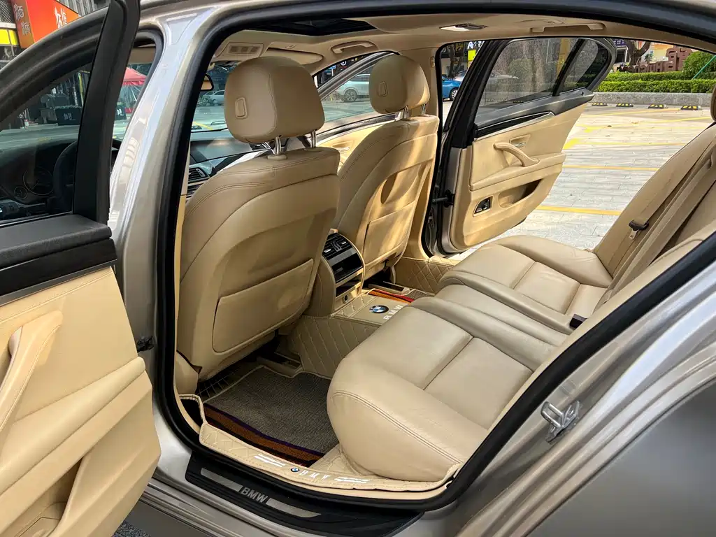 BMW 5 Series 2015 — фото 9