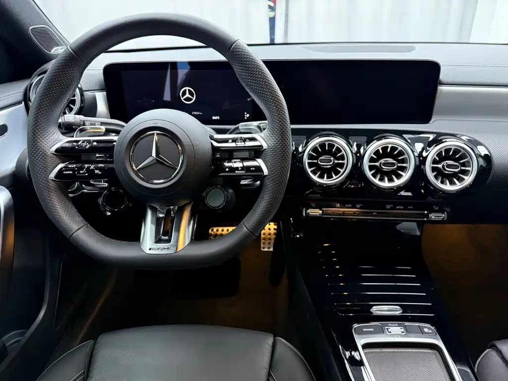 Mercedes-Benz A-Class AMG 2024 — фото 9