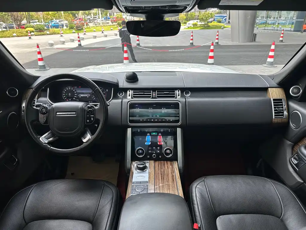Land Rover Range Rover 2019 — фото 11