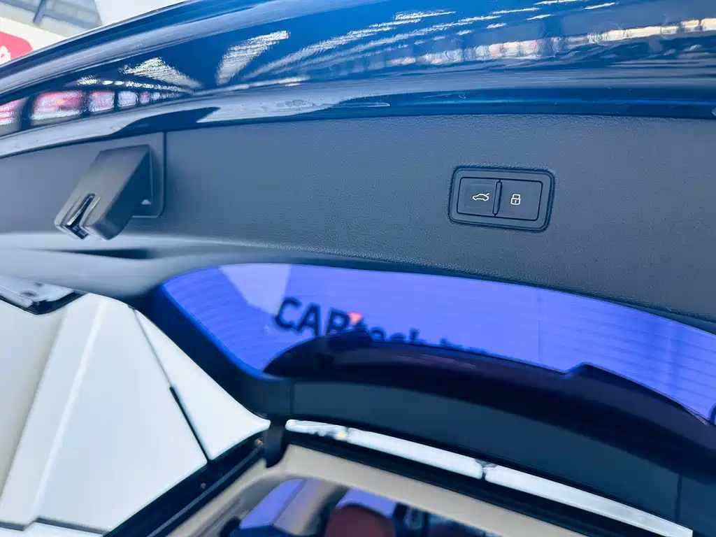 Audi Q7 2023 — фото 19