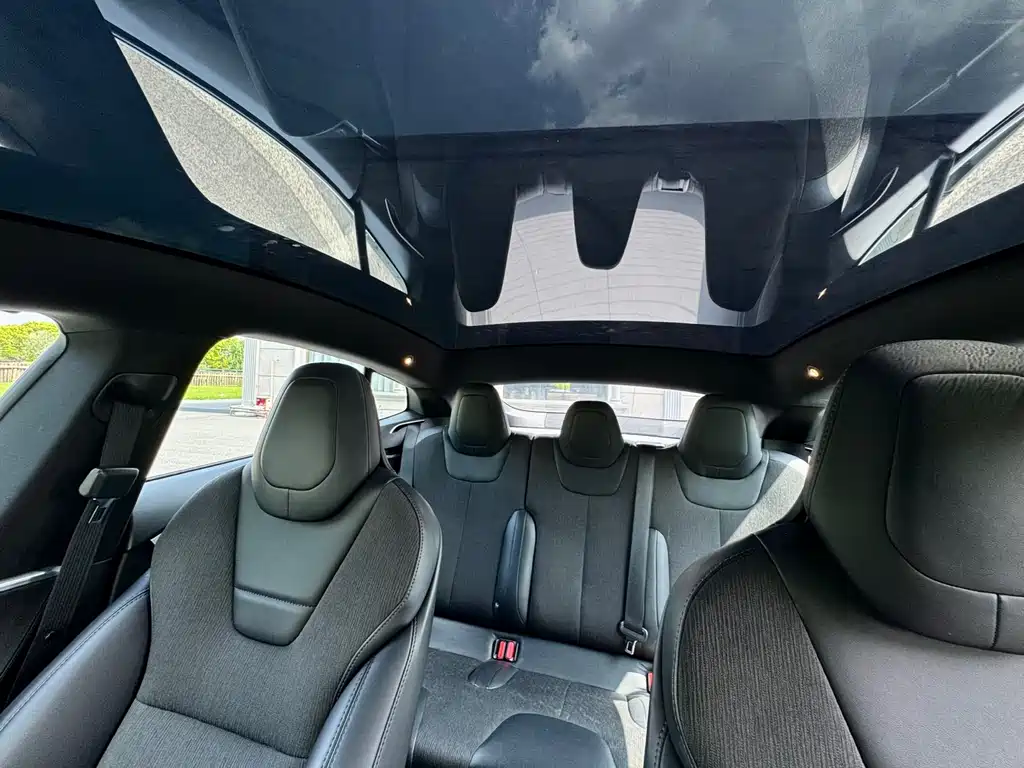 Tesla Model S 2017 — фото 10